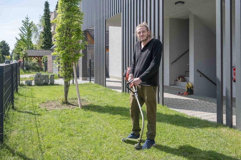 Daniel Fuchsbichler war gerade im Garten, als die Einsatzkräfte herbei eilten. (Bild: Jürgen Fuchs)