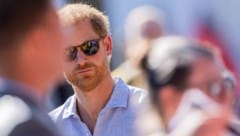 Royaler Hausbesuch? Prinz Harry soll auf einen Chauffeur verzichtet und sich verirrt haben, sind sich Anwohner einer Nachbarschaft nahe London sicher. (Bild: Rolf Vennenbernd / dpa / picturedesk.com)