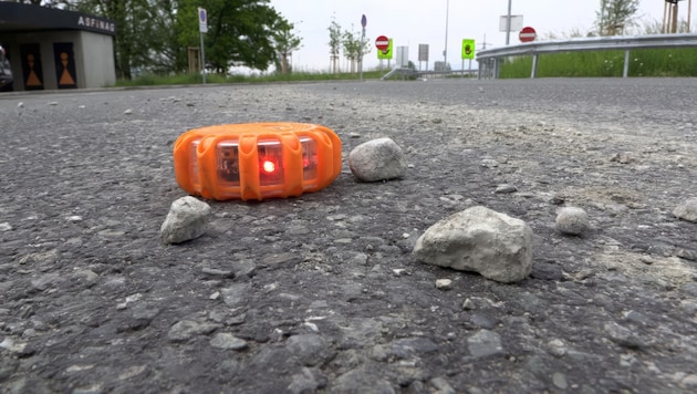 Die verlorenen Kiesel auf der Rheintalautobahn.  (Bild: Shourot Maurice)