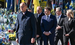 Die Staats- und Regierungschefs der vier wichtigsten europäischen Partner kamen gemeinsam nach ...