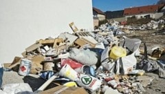 Der Müllberg auf dem Grundstück wächst und wächst. (Bild: zur Verfügung gestellt)