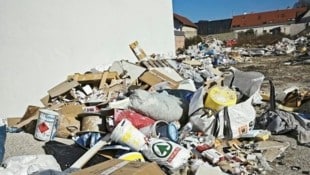 Der Müllberg auf dem Grundstück wächst und wächst. (Bild: zur Verfügung gestellt)