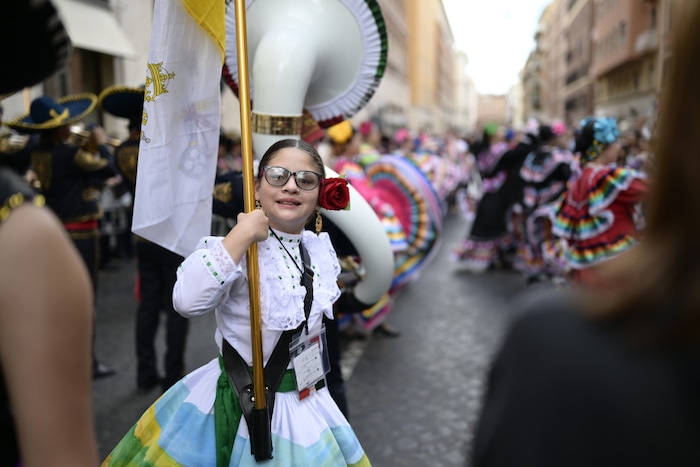 Freude überall in den Gassen.