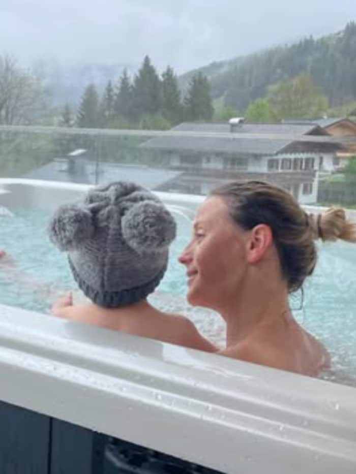 Michi Kirchgasser entspannt mit Sohn Fabio