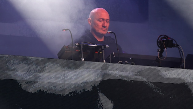 Paul Kalkbrenner legte am Salzburger Residenzplatz auf (Bild: Tröster Andreas)