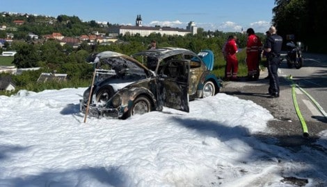 Der Oldtimer suchte sich für den Brand eine pittoreske Stelle mit Blick auf das Stift Kremsmünster aus. (Bild: Kerschbaummayr Werner)