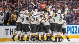 Jubel bei den Vegas Golden Knights (Bild: AP/JASON FRANSON)