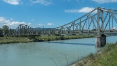 Die Rheinbrücke Wiesenrain wird ab Montag saniert.