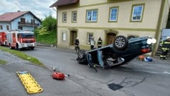 An der Unfallstelle präsentierte sich den Einsatzkräften ein dramatisches Bild. (Bild: FF Vorau)