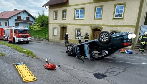 An der Unfallstelle präsentierte sich den Einsatzkräften ein dramatisches Bild. (Bild: FF Vorau)