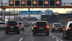 Wer aus dem Burgenland mit dem Auto zur Arbeit pendelt, braucht derzeit mehr Zeit und starke Nerven. (Bild: Spitzbart Wolfgang)