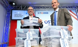 Am 6. Mai brachte FPÖ-Chef Herbert Kickl 827 parlamentarische Anfragen zur Aufarbeitung der ...