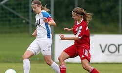 Sarah Sturm (li.) denkt gerne an das Relegationsspiel 2016 zurück.