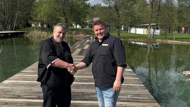 Josef Hofmayer und Gerfried Steiner sind am See für die Gäste da. (Bild: zvg)