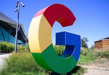 Google steht wegen seiner Marktmacht zunehmend unter Druck von Regulierungsbehörden und könnte ...