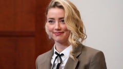 Amber Heard ist wieder Mama geworden und zeigt zum Muttertag das erste Foto ihrer Zwillinge. (Bild: APA/AFP/POOL/Steve Helber)