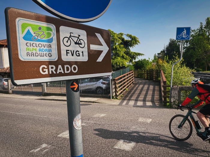 Der Ciclovia Alpe Adria-Radweg ist durchwegs hervorragend beschildert. 