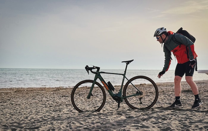 Angekommen. Ein Foto mit Rad am Strand ist obligatorisch. 