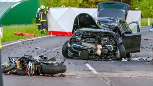 Der Biker fuhr frontal in den Pkw. (Bild: Kerschbaummayr Werner)