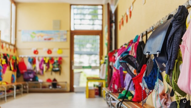 Der 73-Jährige hatte es besonders auf Kindergärten abgesehen (Symbolbild). (Bild: stock.adobe.com)