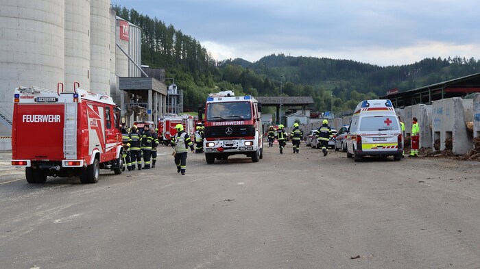 Einsatz für sechs Feuerwehren