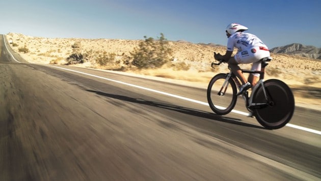 Gerhard Gulewicz, auf der Bühne, die für ihn die Welt bedeutete: Das Race Across America war seine Passion, seine Triebfeder. (Bild: APA/Viktor Schaider)