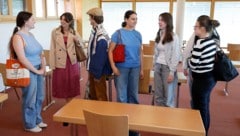 Geschafft! Die Französisch-Gruppe im Herz-Jesu-Gymnasium ist erleichtert. (Bild: Markus Tschepp)