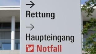 Das Kind wird im Krankenhaus versorgt. (Bild: P. Huber)