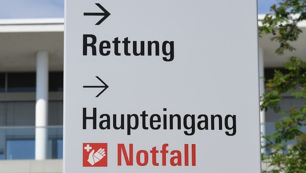 Das Kind wird im Krankenhaus versorgt.