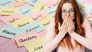 Ihre Vorstellung bringt andere zum Prusten vor Lachen? Dann sollten Sie vielleicht einmal nachforschen, was Ihr Name in anderen Ländern für eine Bedeutung haben könnte. (Bild: Krone KREATIV/stock.adobe.com)