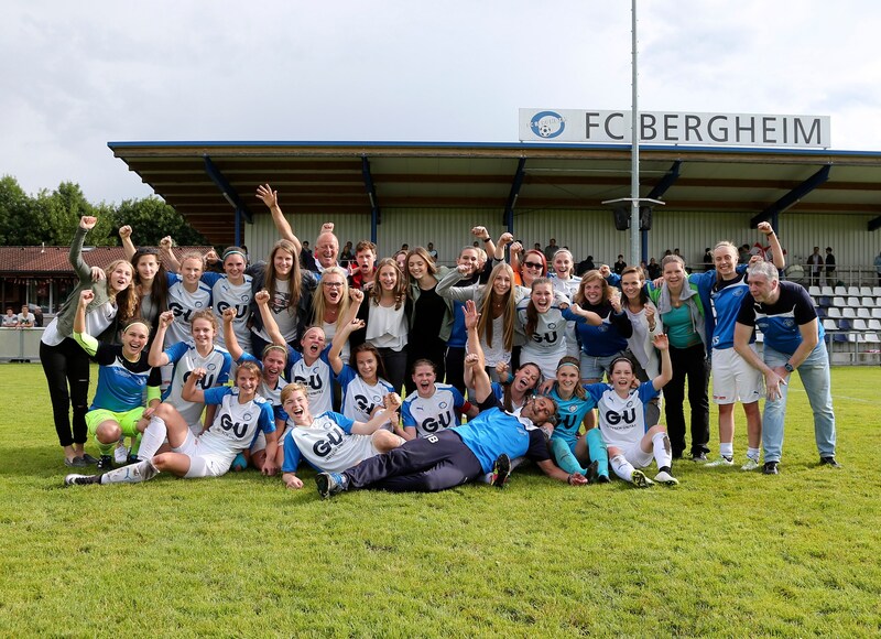 Die Bergheim-Damen feierten den Wiederaufstieg 2016. (Bild: Tröster Andreas)