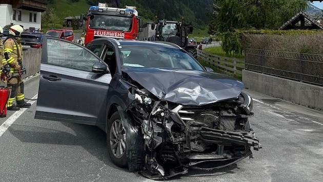 Am Unfallauto entstand erheblicher Sachschaden. (Bild: FF Großarl)