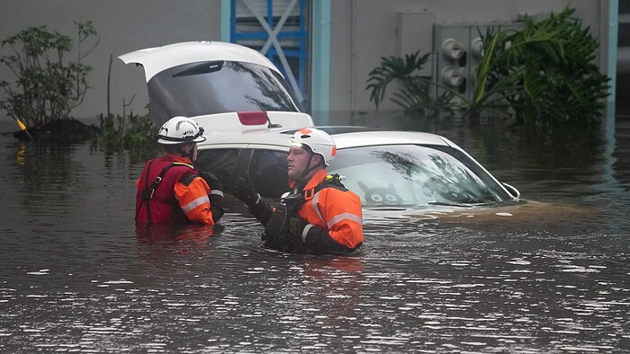 Hurrikan „Helene“ (hier im Bild eine überflutete Straße im US-Staat Florida) forderte Hunderte ...