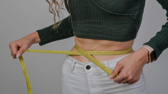 Harte Daten zu Magersucht, Bulimie und Binge Eating einer landesweiten deutschen Krankenkasse beweisen den Zusammenhang zwischen Selbstoptimierungs-Zwängen, Social-Media-Plattformen und Gesundheitsproblemen. 