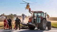 Der Notarzthubschrauber „Europa 3“ flog den Biker ins Krankenhaus. (Bild: Pressefoto Scharinger/Daniel Scharinger)