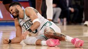 Jayson Tatum verletzte sich im vierten Spiel gegen die Knicks. (Bild: AFP/APA/Getty Images via AFP/GETTY IMAGES/ELSA)