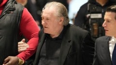 Gérard Depardieu der sexuellen Übergriffe schuldig gesprochen (Bild: AP/Aurelien Morissard)