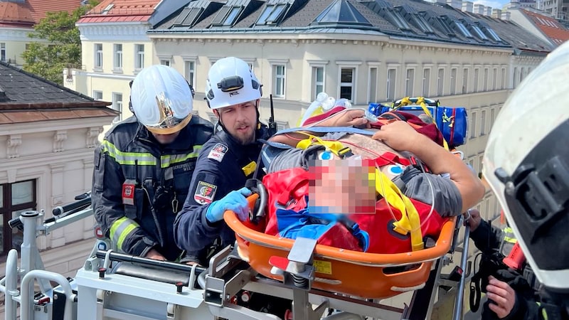 (Bild: Berufsfeuerwehr Wien, Krone KREATIV)