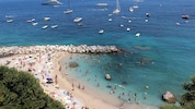 Die Insel Capri hält aktuell bei zwei blauen Flaggen. (Bild: EPA/Giuseppe Catuogno)