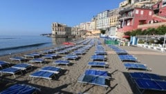 Nur vier Prozent der vor über einem Monat online 1000 Befragten planen heuer keinen Sommerurlaub oder sind noch unentschlossen. (Bild: EPA/CESARE ABBATE)