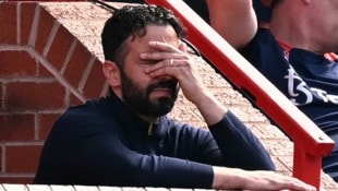 Nach der Premier-League-Saison kann sich United-Trainer Ruben Amorim wohl nur an den Kopf greifen. (Bild: AFP/OLI SCARFF)