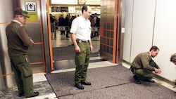 Seuchenteppich am Flughafen Wien-Schwechat