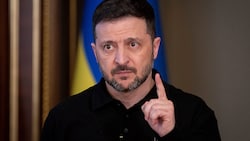 Der ukrainische Präsident Wolodymyr Selenskyj könnte erstmals seit 2019 wieder persönlich auf Kreml-Chef Wladimir Putin treffen. (Bild: AP/Efrem Lukatsky)