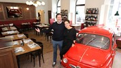 Astrid und Florian Weitzer freuen sich über den gelungenen Umbau im Steirer.