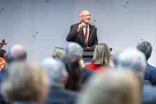 LH Mattle lädt die Tirolerinnen und Tiroler ein, bei der Entbürokratisierung mitzuhelfen. (Bild: APA/EXPA)