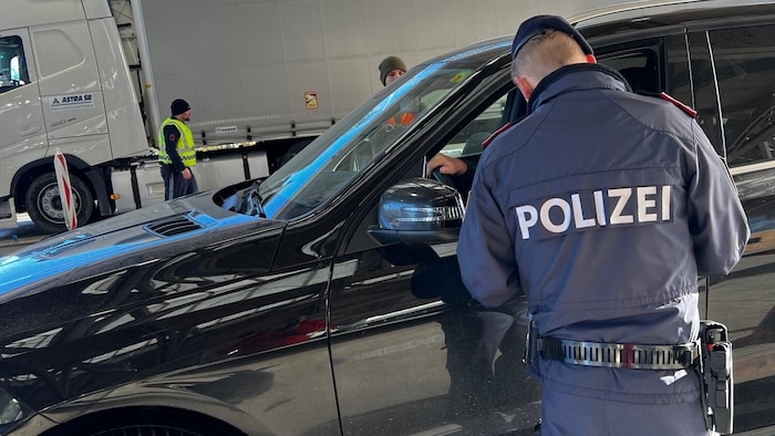 Auch die Zahl der Aufgriffe an den Grenzen sinkt.