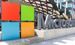 Während Tausende Arbeitnehmer gehen müssen, investiert Microsoft rund 80 Milliarden Dollar in ...