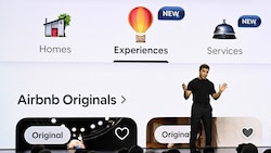 Airbnb-Chef Brian Chesky bei der Vorstellung der neuen App. (Bild: AFP/PATRICK T. FALLON)