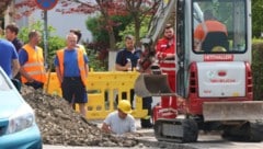 Die Arbeiter suchten nach dem Gasleck. (Bild: Matthias Lauber/laumat.at)