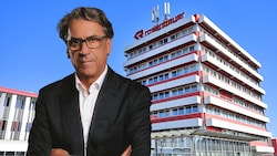 Stefan Pierer hält durch die Pierer Industrie AG ein Drittel am Robau-Konsortium, das wiederum die Mehrheit von Rosenbauer besitzt. (Bild: Krone KREATIV/Helmut Fohringer/APA/picturedesk.com, KTM/E. Tschann)